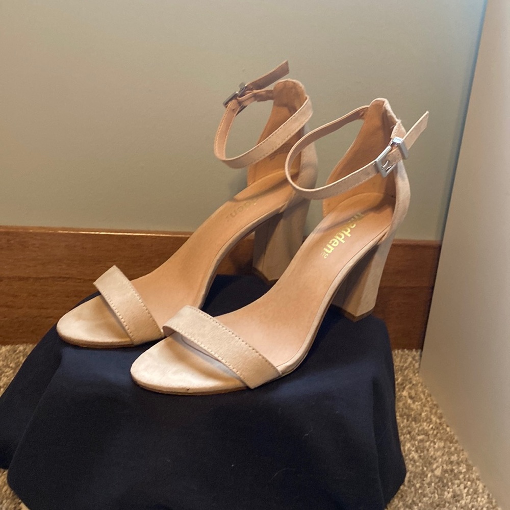 Steve Madden Nude Heels